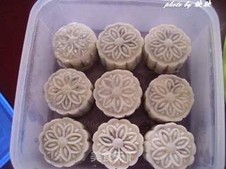 绿豆沙冰皮月饼的做法步骤:12