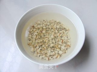 改变,永远不会太晚——美肤去斑,解毒乌发。薏米山药芝麻羹的做法步骤:2
