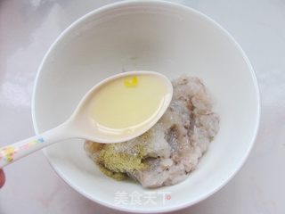 美食让我快乐地成长——芝心虾球的做法步骤:3