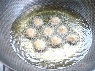 美食让我快乐地成长——芝心虾球的做法步骤:9