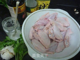 蒜香蒸鸡翅的做法步骤：1
