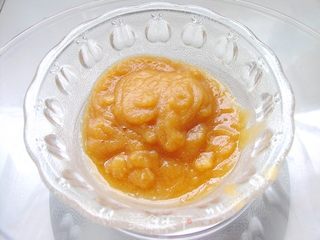 烘焙【改变】一份心情——苹果双色戚风的做法步骤:2