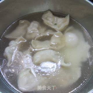 高汤煮饺的做法步骤：4