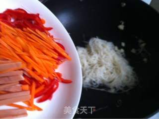 五彩炒米粉的做法步骤:6