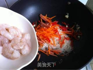 五彩炒米粉的做法步骤:7