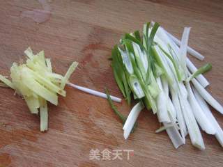 清蒸罗非鱼的做法步骤:2