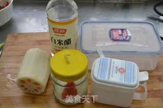 油价涨了，不用油的【糖醋藕片】的做法步骤：1