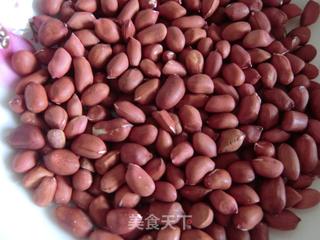 油氽花生米的做法步骤：1