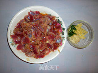 咖喱炒鸽肾的做法步骤:2