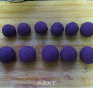 紫色诱惑——紫薯芝麻球的做法步骤:6