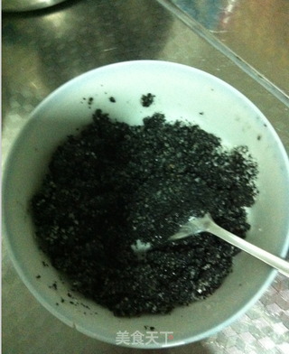 紫色诱惑——紫薯芝麻球的做法步骤:5