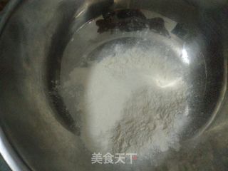 莲蓉蛋黄苏式月饼的做法步骤：1