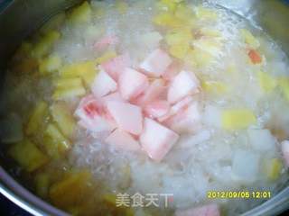 润肺去火的银耳水果甜汤的做法步骤:5