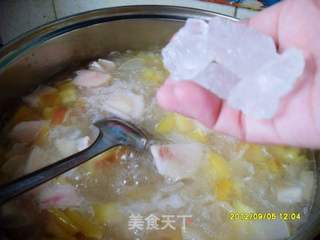 润肺去火的银耳水果甜汤的做法步骤:7
