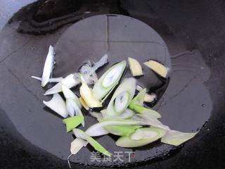 简单的葱爆蚝油大虾的做法步骤:3