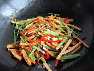 毛芹炒香干的做法步骤:10