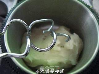 抹茶蜜豆冰皮月饼的做法步骤：6