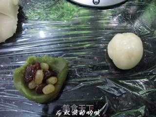 抹茶蜜豆冰皮月饼的做法步骤:9