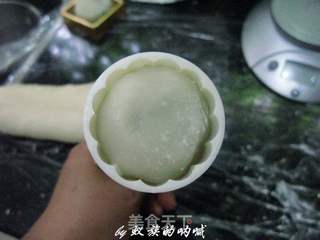 抹茶蜜豆冰皮月饼的做法步骤:11