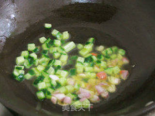 美味营养蛋包饭的做法步骤:5
