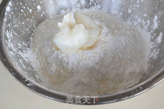 紫薯酥皮蛋黄月饼的做法步骤:5