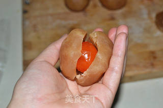 莲蓉蛋黄月饼的做法步骤:6