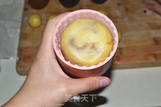 莲蓉蛋黄月饼的做法步骤:12