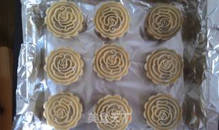 广式莲蓉月饼的做法步骤:7