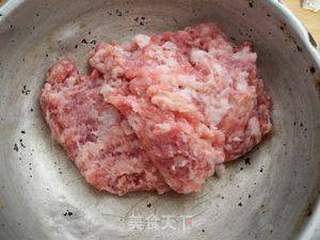 鲜肉红油小馄饨的做法步骤：1