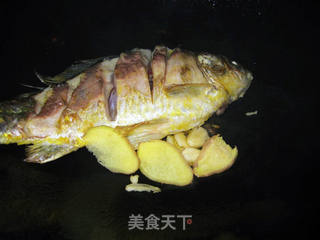 丝瓜鲫鱼汤的做法步骤:5