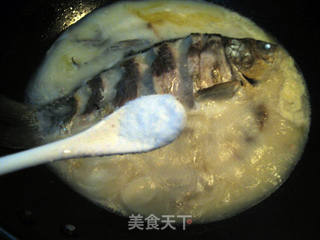 丝瓜鲫鱼汤的做法步骤:9