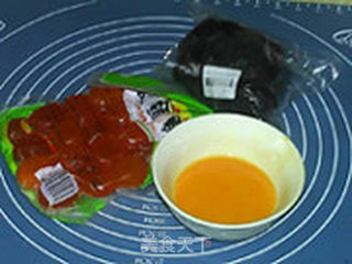 豆沙蛋黄月饼的做法步骤:8