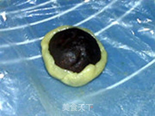 豆沙蛋黄月饼的做法步骤:18