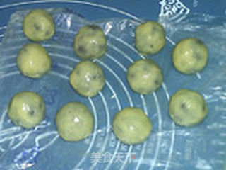 豆沙蛋黄月饼的做法步骤:20