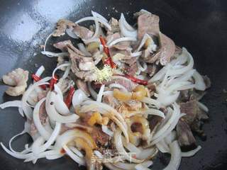 爆炒牛头肉——新疆味道的做法步骤:8