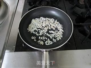 【营养早餐】虾皮鸡蛋卷的做法步骤:3