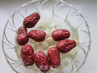 秋冬美白佳品——木瓜红枣莲子蜜的做法步骤:2