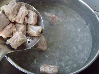 排骨冬瓜薏仁粥的做法步骤:2