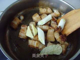 茶树菇烧五花的做法步骤:5