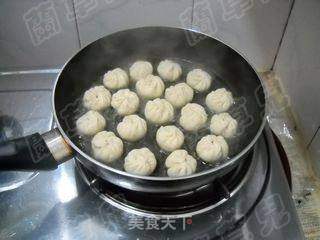 烫面雪菜豆干煎包的做法步骤:8