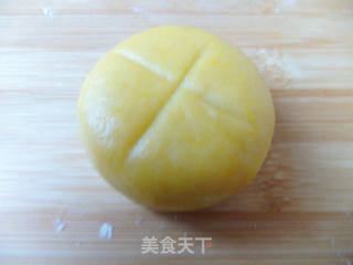 漂亮的南瓜豆沙月饼的做法步骤:6