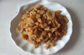 萝卜干炒毛豆的做法步骤:2