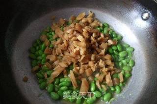 萝卜干炒毛豆的做法步骤:6