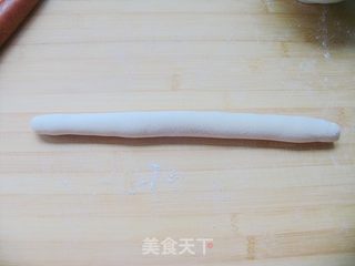 美食带来新享受——萝卜鲜肉花环水饺的做法步骤:8
