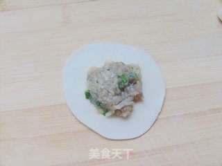 美食带来新享受——萝卜鲜肉花环水饺的做法步骤:10