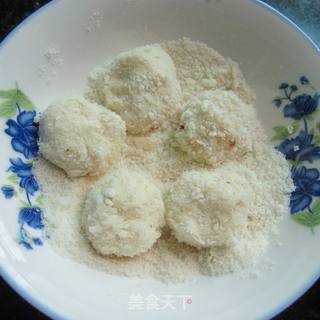 香炸芝麻巴的做法步骤：3