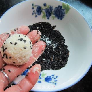 香炸芝麻巴的做法步骤：5