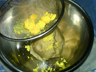 紫薯桃山月饼的做法步骤:2