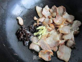 青萝卜干焖五花肉的做法步骤:7
