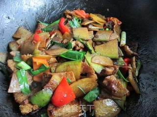 青萝卜干焖五花肉的做法步骤:13